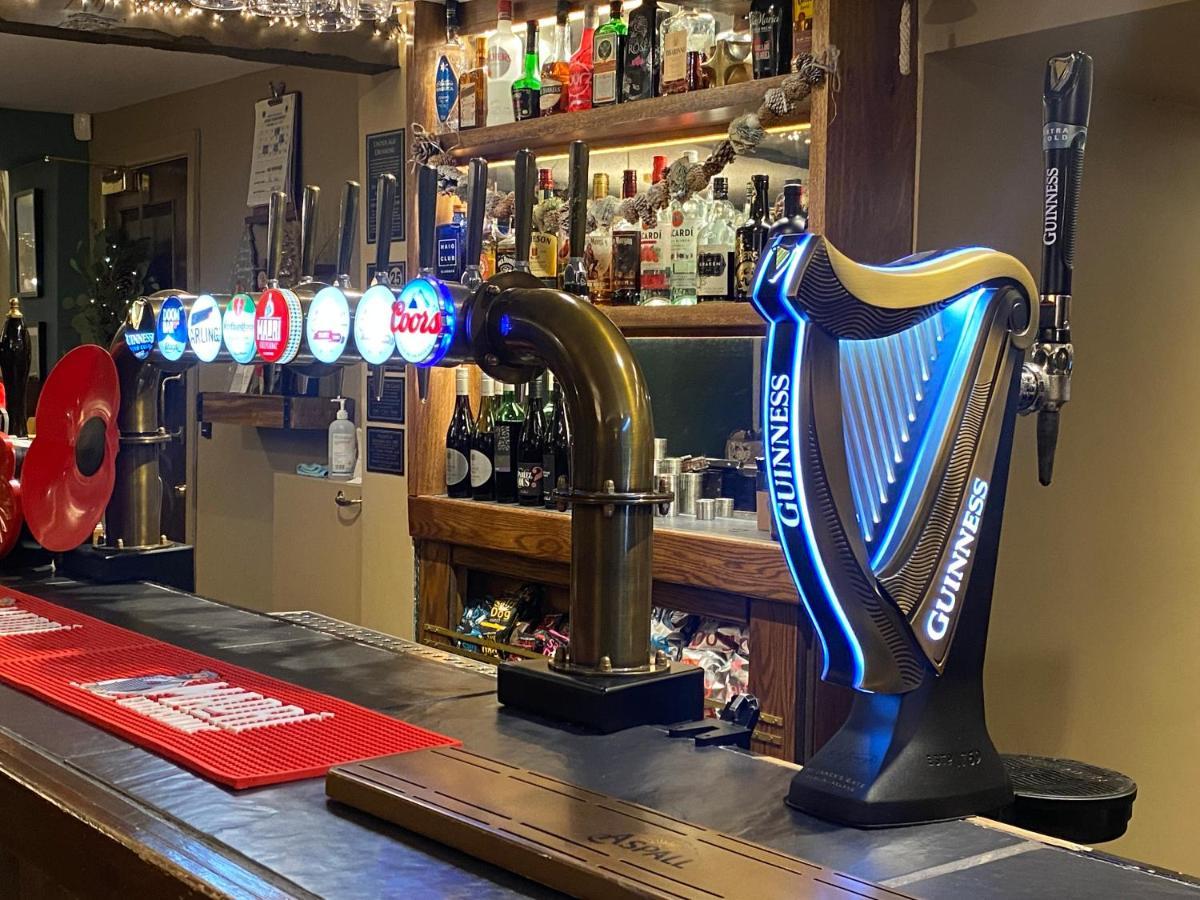 The Butchers Arms - Grill Pub And Accommodation Мертир-Тидвилл Экстерьер фото